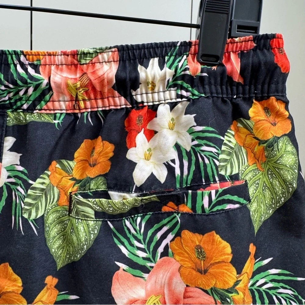 Topman Black Floral Men’s Swim Trunks S/M
